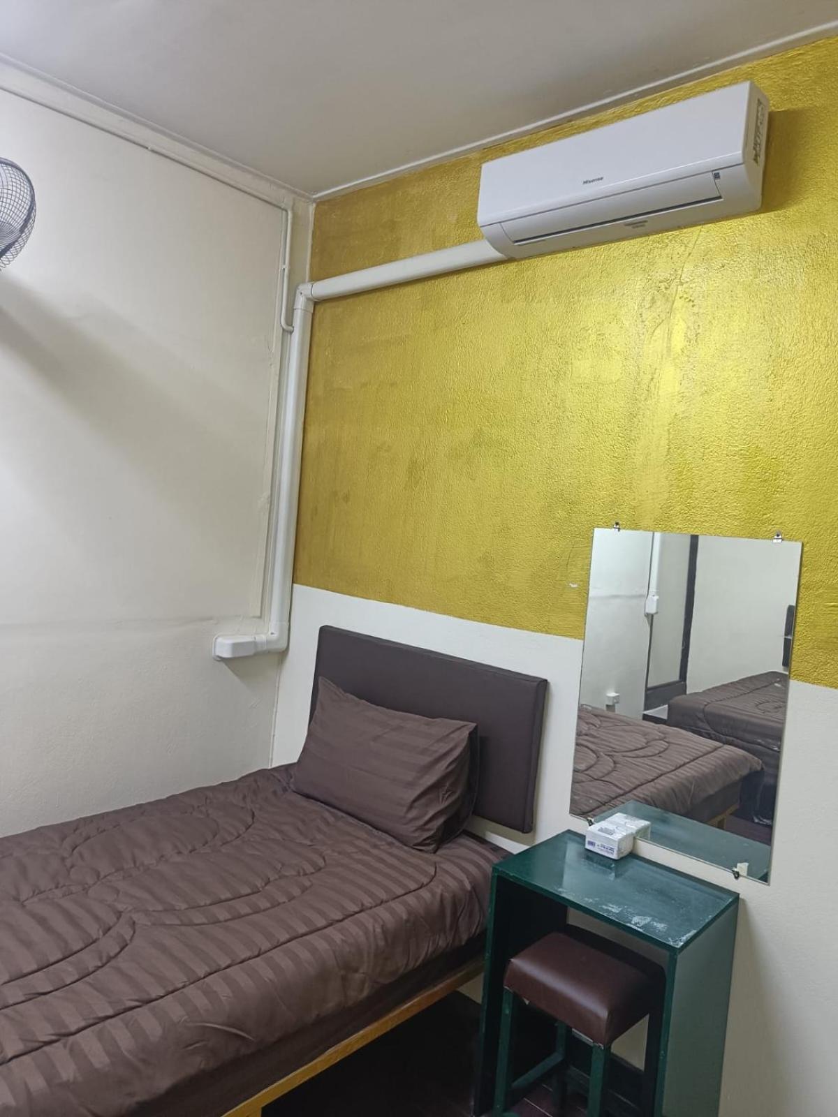 The House Hostel Bangkok Exterior photo